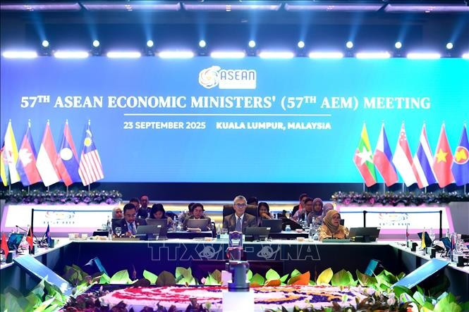 Quang cảnh Hội nghị AEM-57. (Ảnh: TTXVN).
