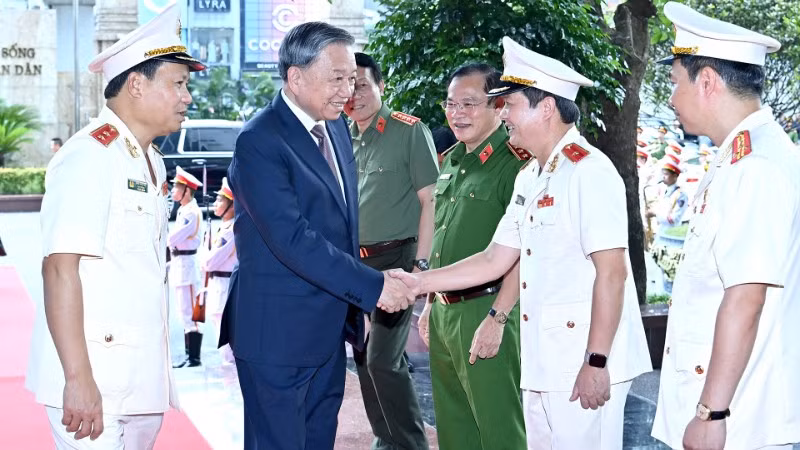 Tổng Bí thư Tô Lâm đến thăm, làm việc với Cục Cảnh sát hình sự (Bộ Công an). (Ảnh: ĐĂNG KHOA)