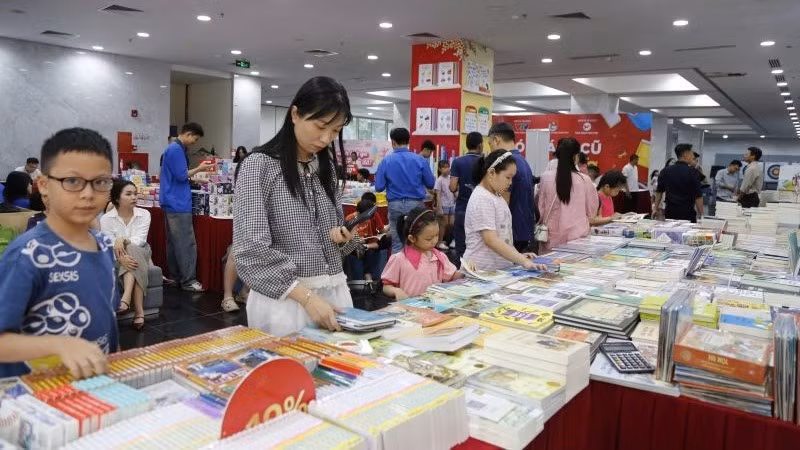 Đông đảo thanh thiếu niên tham gia Ngày hội.