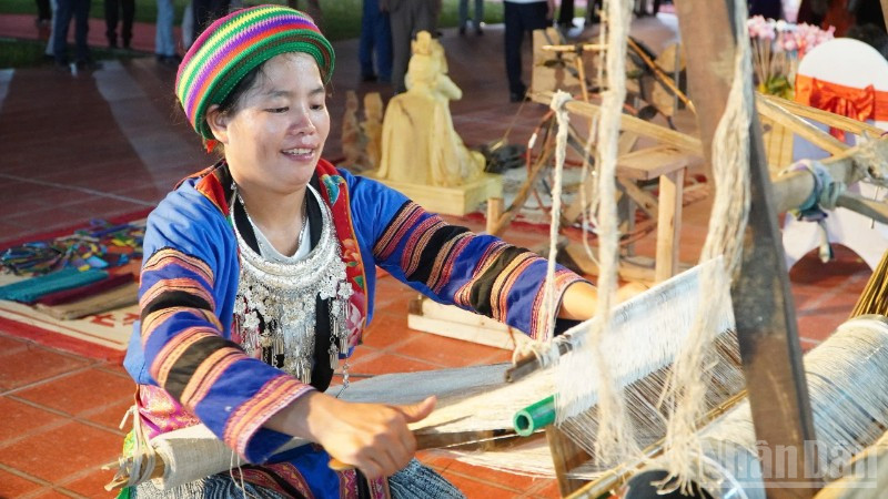 Hội chợ Làng nghề Việt Nam lần thứ 21 năm 2025 do Bộ Nông nghiệp và Môi trường chủ trì tổ chức, sẽ diễn ra từ ngày 10/10 đến 13/10 tại Hà Nội.