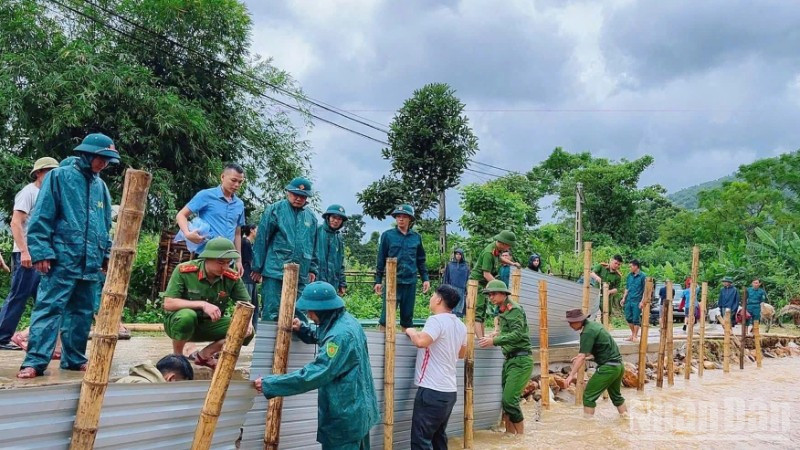 Bộ Nông nghiệp và Môi trường đề nghị các địa phương miền bắc và Bắc Trung Bộ tăng cường kiểm tra, tuần tra, chuẩn bị lực lượng, vật tư theo phương châm “4 tại chỗ” để bảo đảm an toàn hệ thống đê điều.