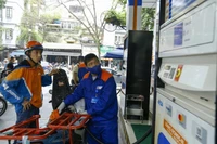 Thực hiện các giải pháp bảo đảm nguồn cung xăng dầu cho thị trường trong nước. (Ảnh: VGP)