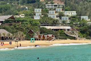 Bãi biển Kỳ Co (phường Quy Nhơn Đông, tỉnh Gia Lai) là một trong những điểm đến thu hút nhiều du khách trong và ngoài nước.