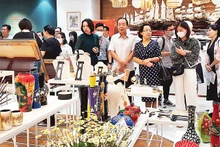 Doanh nghiệp trưng bày sản phẩm tại Trung tâm Xúc tiến Thương mại và Đầu tư Thành phố Hồ Chí Minh.