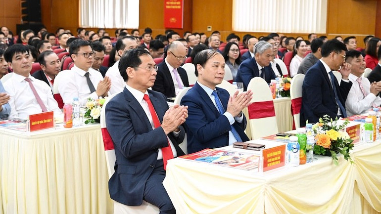 Các đại biểu tham dự Đại hội. z6808944074230-edb8c5cfc292376f693b7711645fe542.jpg