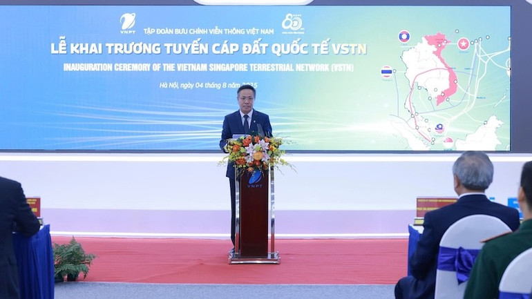 Chairman of the Board of Members of VNPT Group To Dung Thai spoke at the ceremony. z6872521301622-d7631996bd8ccb1224d8095b825c3dac.jpg