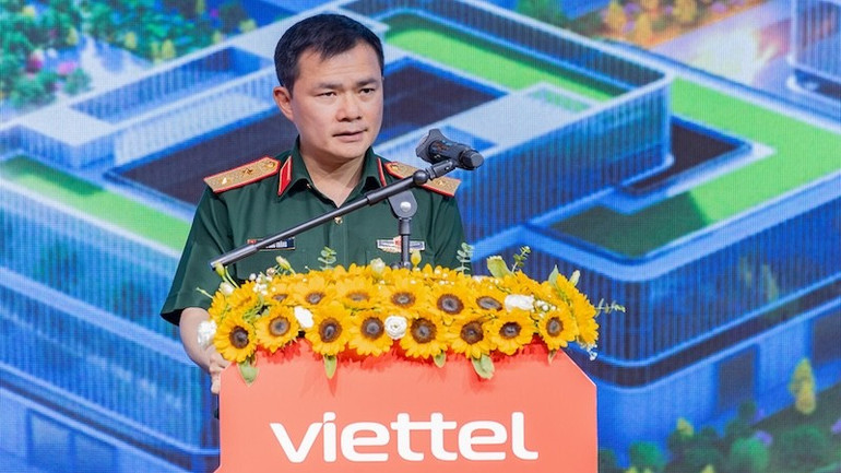 Chủ tịch kiêm Tổng giám đốc Tập đoàn Viettel Tào Đức Thắng phát biểu tại Lễ khởi công Dự án Trung tâm Nghiên cứu và phát triển Viettel. trung-tuong-tao-duc-thang-chu-tich-kiem-tong-giam-doc-viettel-phat-bieu-tai-su-kien.jpg
