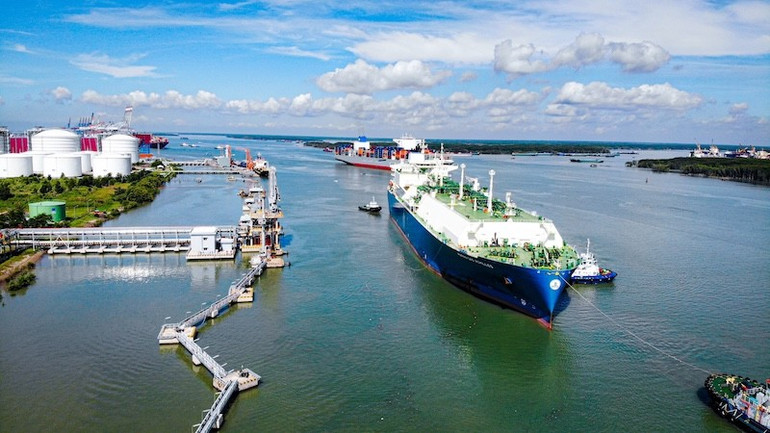 Chuyến tàu nhập khẩu LNG đầu tiên đã cập bến cảng Thị Vải (Thành phố Hồ Chí Minh). chuyen-tau-nhap-khau-lng-dau-tien-da-cap-ben-thi-vai.jpg