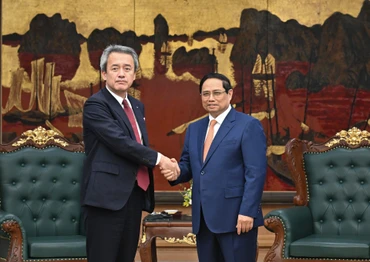 Thủ tướng Phạm Minh Chính và ông Masayuki Omoto, Tổng Giám đốc Tập đoàn Marubeni (Nhật Bản).