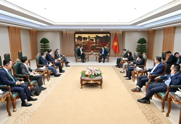 Thủ tướng Phạm Minh Chính tiếp ông Kim Hyoung-nyon, Phó Chủ tịch Tập đoàn Dunamu và ông Lee Eunhung, Phó Chủ tịch Tập đoàn Hana.