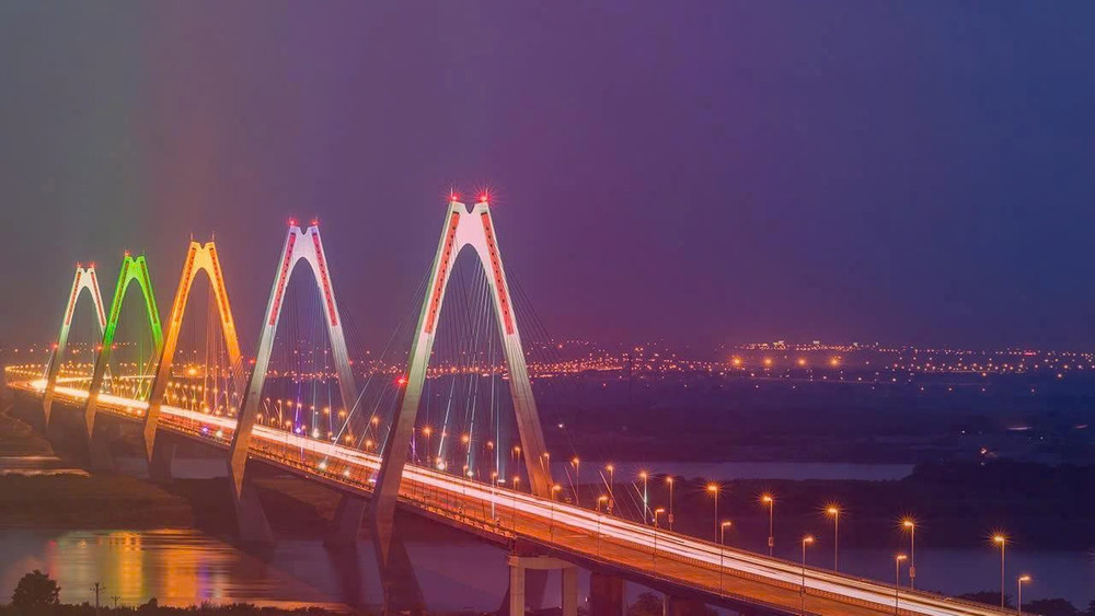 Diện mạo, cảnh quan Thủ đô Hà Nội đã có nhiều thay đổi sau 70 năm thực hiện sứ mệnh “Điện đi trước một bước”. (Ảnh: EVNHANOI) z6738199473166-8f1c009892697bce4967602c2de4ab21.jpg