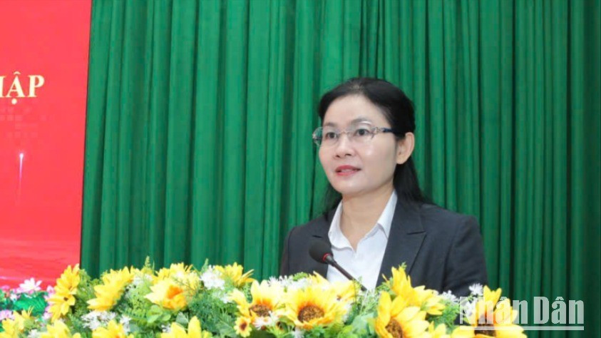 Đồng chí Tôn Ngọc Hạnh, Bí thư Tỉnh ủy Bình Phước phát biểu giao nhiệm vụ. z6703505064418-721eb3400806c091247c161deea2059c-8359.jpg