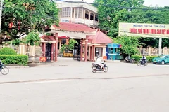 Trường phổ thông vùng cao Việt Bắc được đầu tư, nâng cấp, tăng quy mô, chất lượng nuôi, dạy học sinh người dân tộc thiểu số.