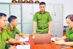 Cán bộ Phòng Cảnh sát hình sự Công an tỉnh Lào Cai họp bàn phương án đấu tranh phòng chống tội phạm hình sự.