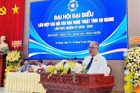 Ông Phan Thanh Vũ giữ chức Chủ tịch Liên hiệp các Hội Văn học nghệ thuật tỉnh An Giang lần thứ I, nhiệm kỳ 2026-2031. (Ảnh: QUỐC TRINH)