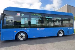 Tuyến xe buýt điện số 41 chuẩn bị đưa vào khai thác phục vụ người dân thành phố. (Ảnh: VÕ LÊ)