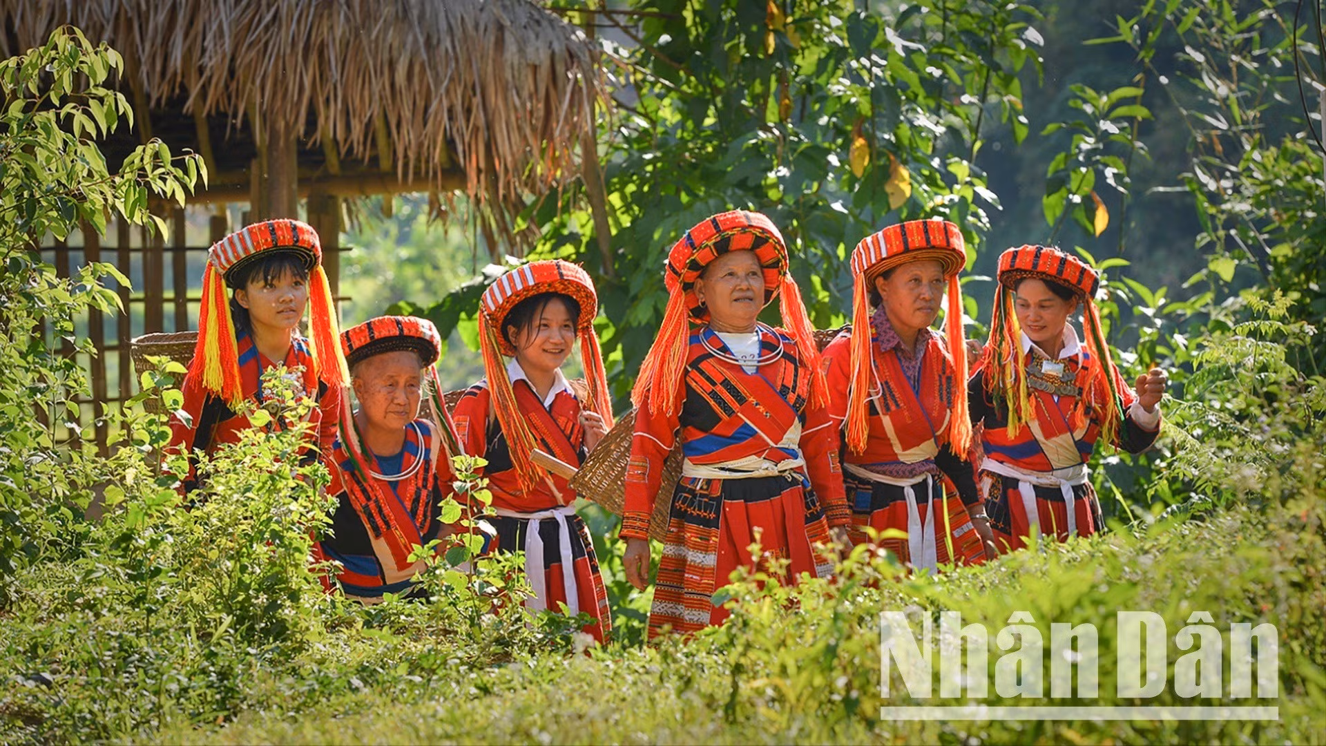 Trang phục truyền thống của phụ nữ Pà Thẻn ở huyện Lâm Bình, tỉnh Tuyên Quang. (Ảnh: VŨ LINH)
