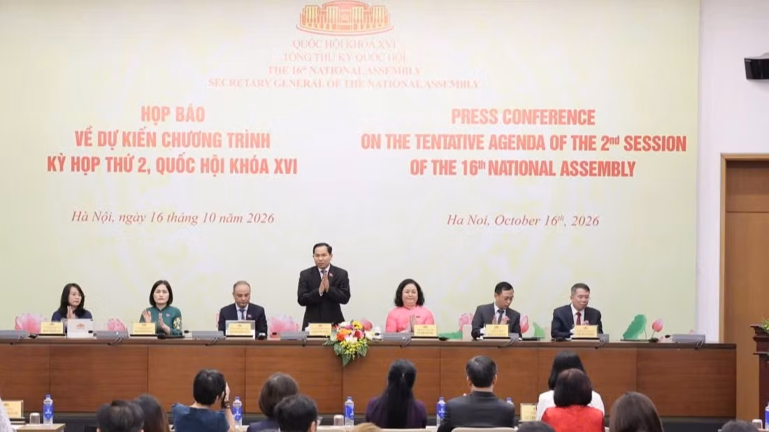 quang-canh-hop-bao-628.jpg