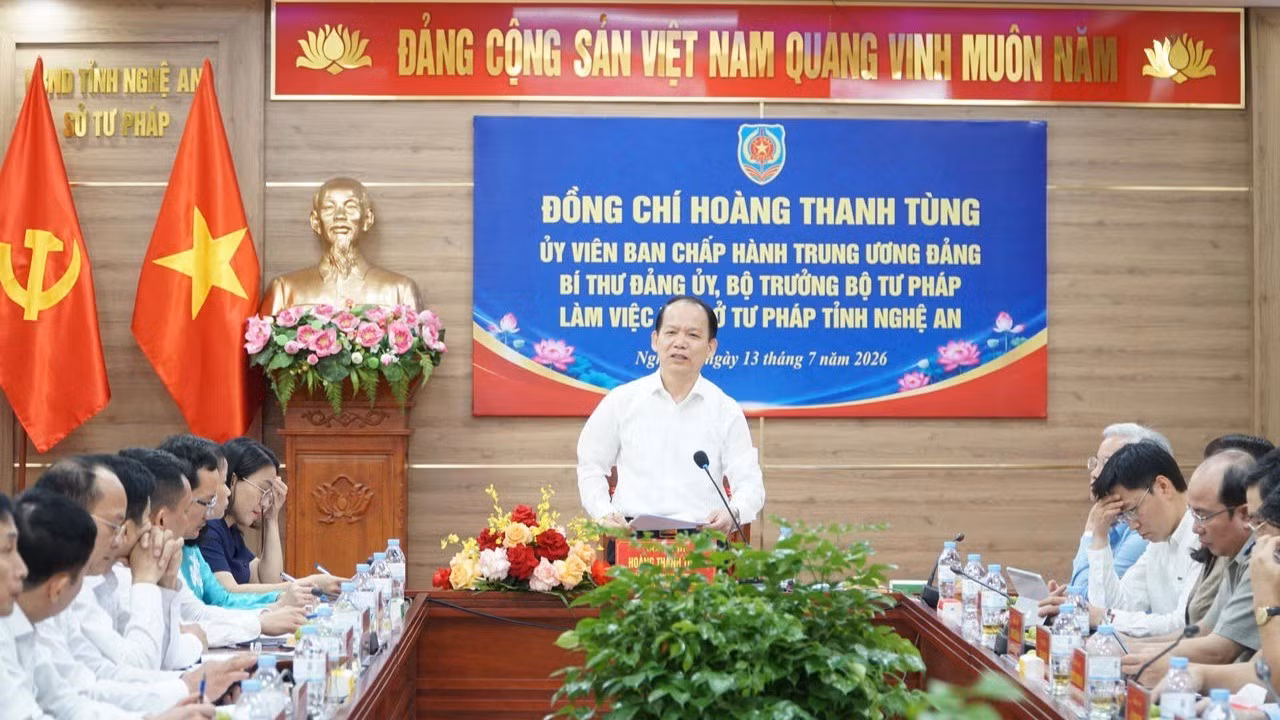 bo-trg-hoang-thanh-tung-lv-voi-so-tu-phap-nghe-an-6676.jpg