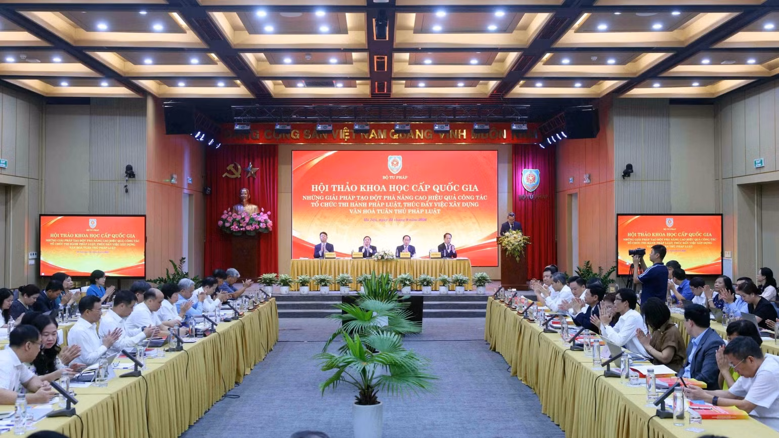 toan-canh-ht.jpg