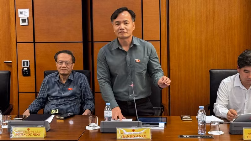 db-tran-hoai-nam-1687.jpg