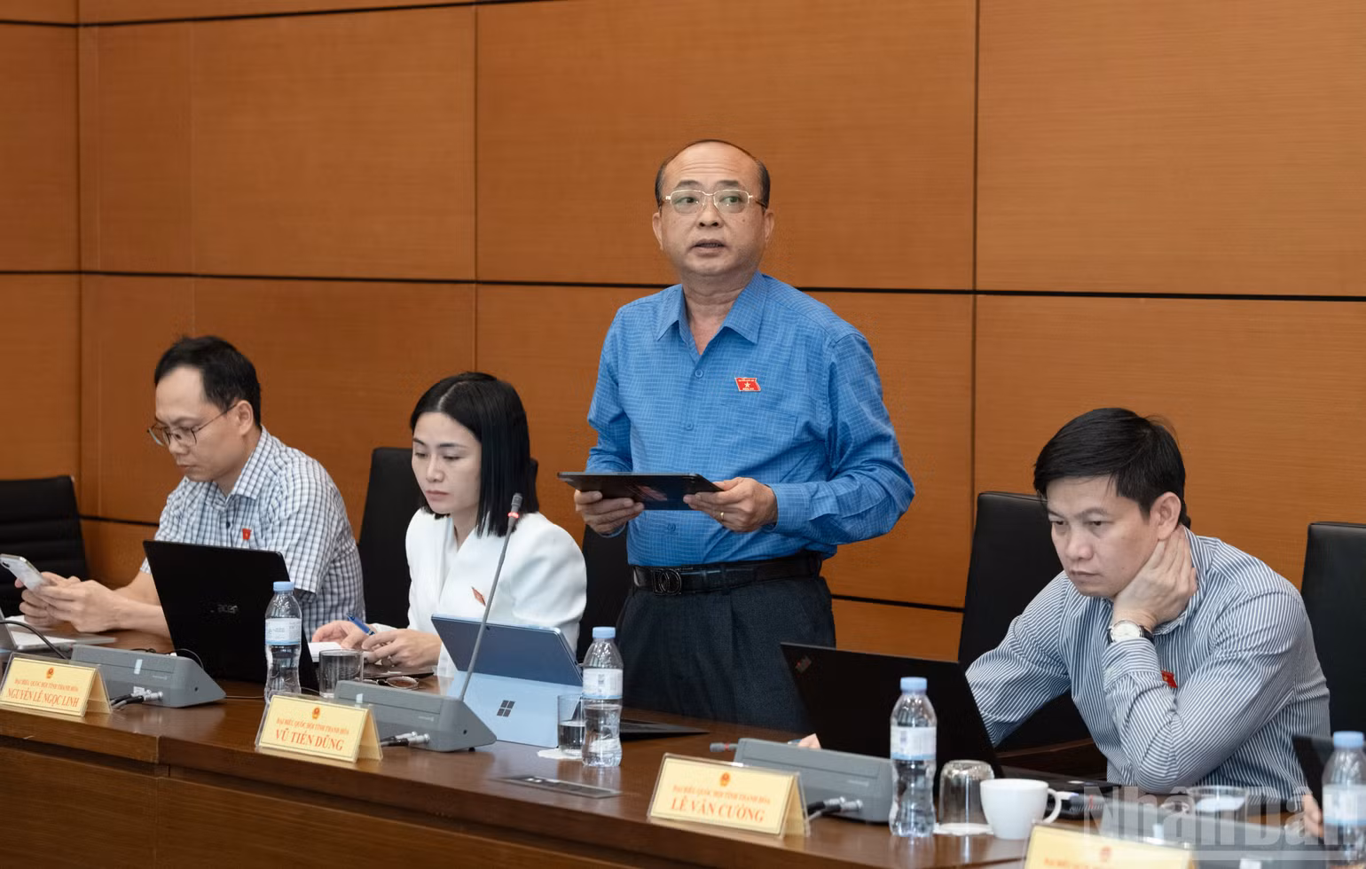 ndo_br_dbqh-vu-tien-dung-thanh-hoa-phat-bieu-thao-luan-to-3.jpg