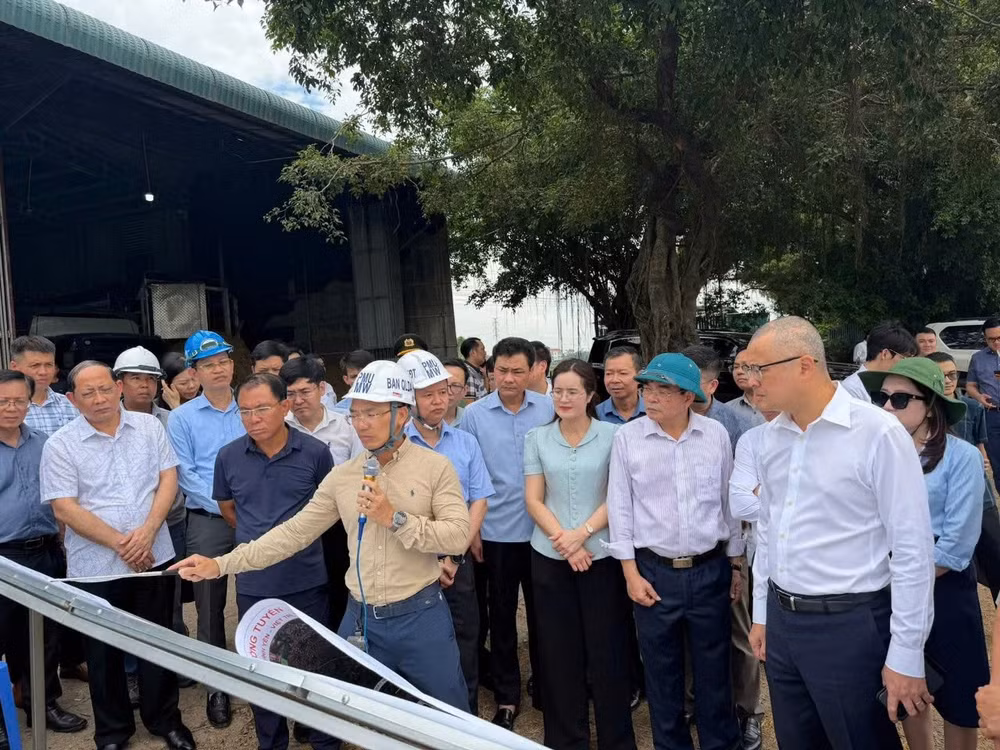 Bí thư Tỉnh ủy Phạm Đại Dương kiểm tra tiến độ Dự án cải tạo, mở rộng Quốc lộ 2 đoạn Vĩnh Yên-Việt Trì.