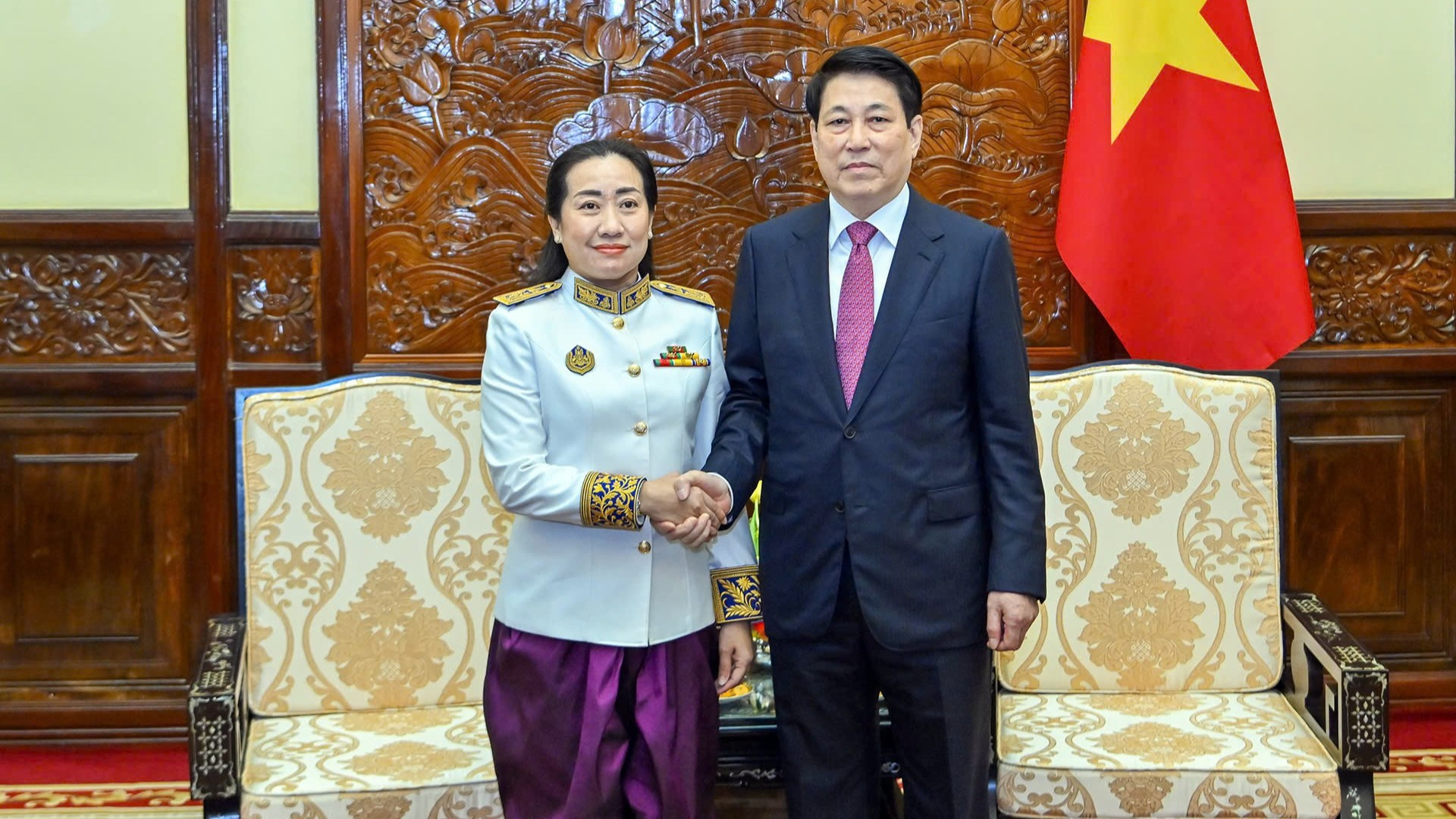 Chủ tịch nước Lương Cường tiếp Đại sứ đặc mệnh toàn quyền Vương quốc Campuchia. (Ảnh: THỦY NGUYÊN)