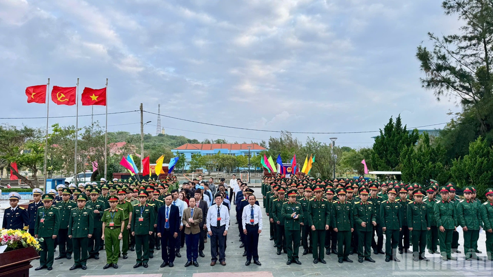 Cùng với cả nước, điểm bỏ phiếu bầu cử tại đặc khu Cồn Cỏ đã khai mạc trong sự trang nghiêm và xúc động.