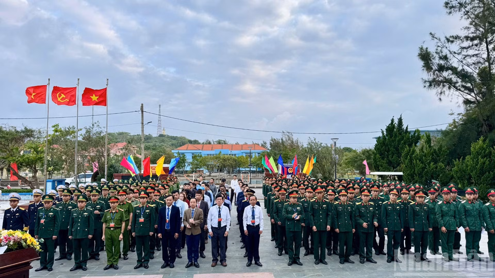Cùng với cả nước, điểm bỏ phiếu bầu cử tại đặc khu Cồn Cỏ đã khai mạc trong sự trang nghiêm và xúc động.
