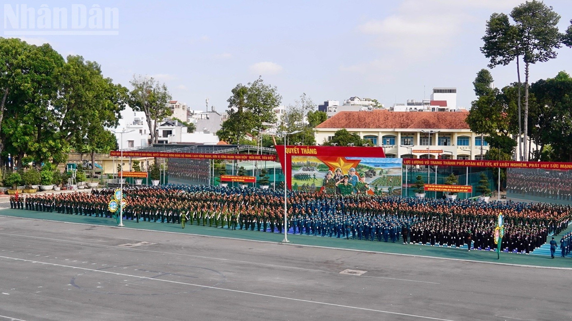 Quang cảnh lễ ra quân.