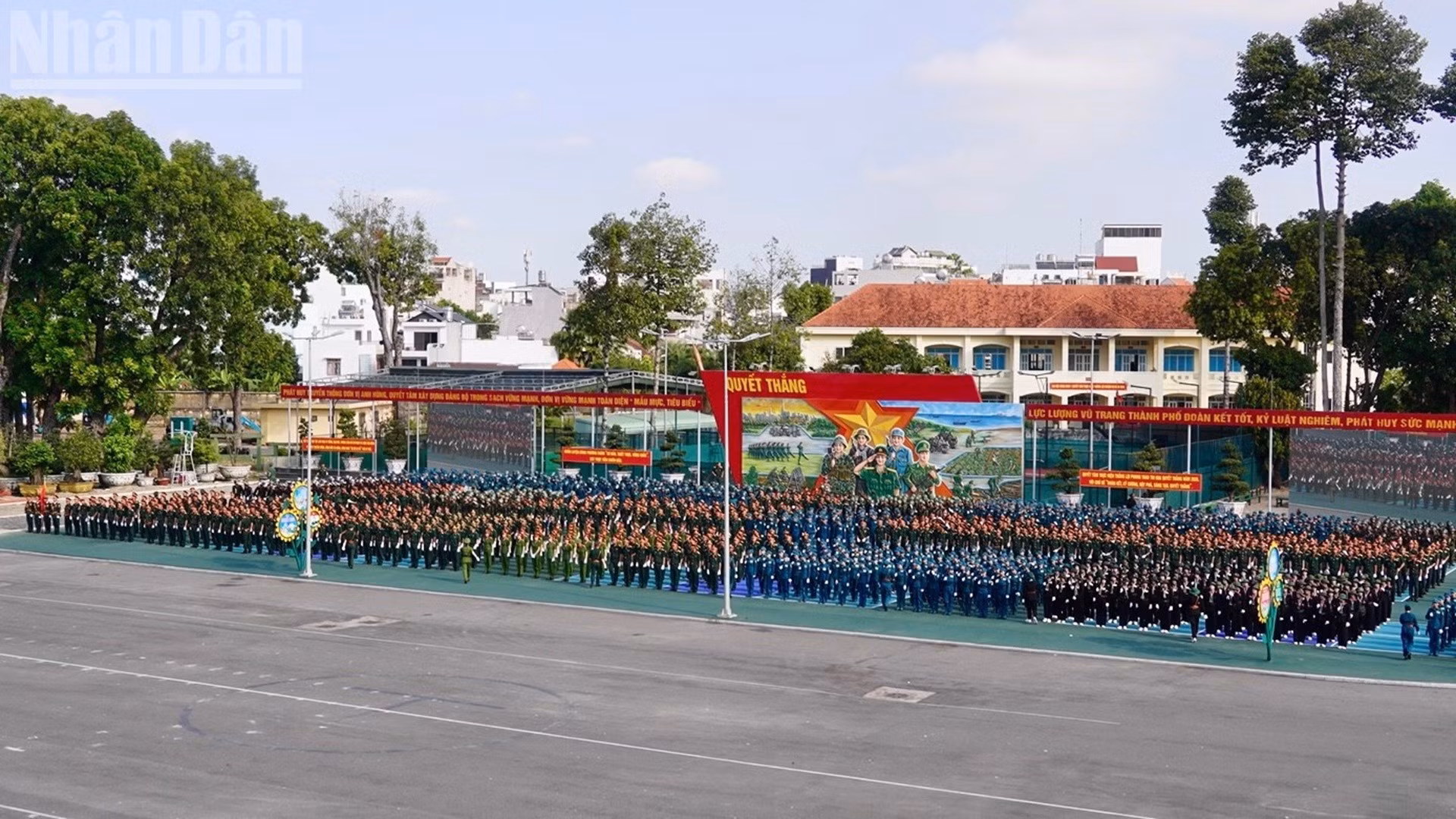 Quang cảnh lễ ra quân.