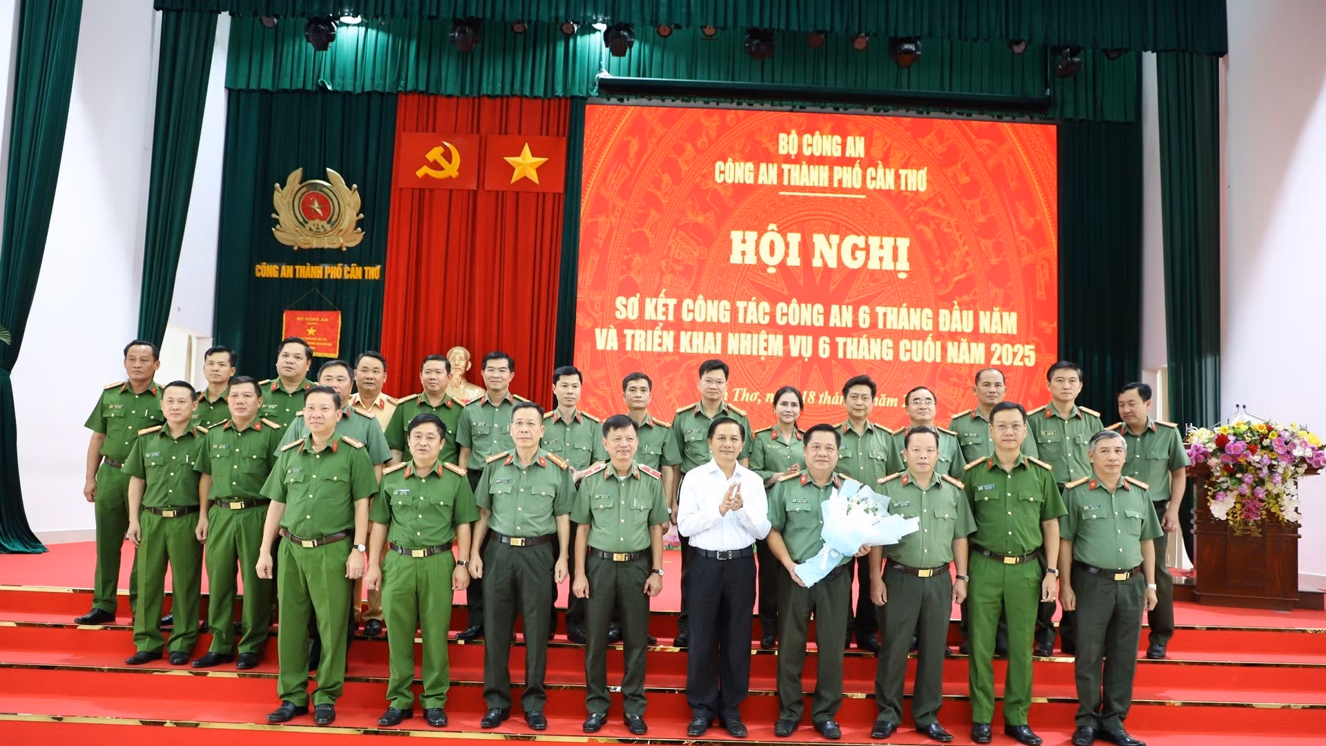 hinh-2-8051.jpg