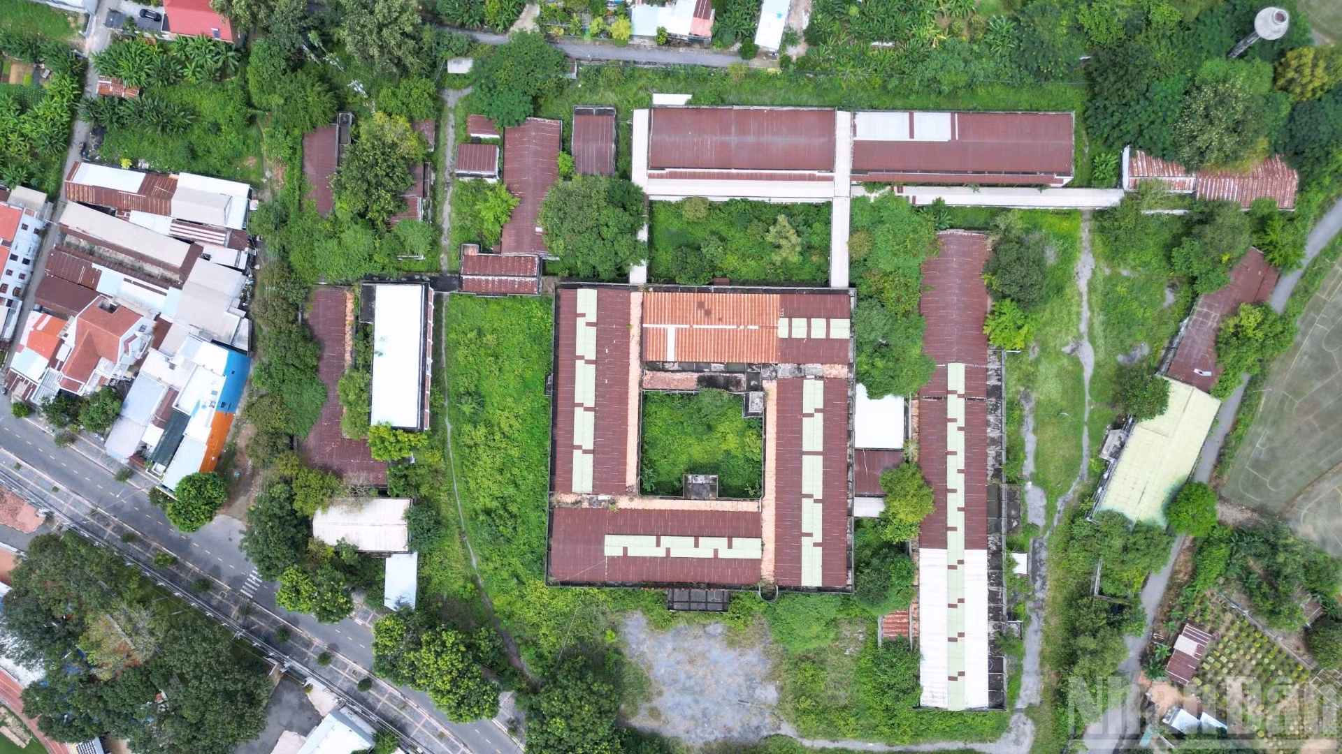 Hai bệnh viện tại khu vực Bà Rịa-Vũng Tàu cũ đã bị bỏ hoang trong suốt nhiều năm qua.