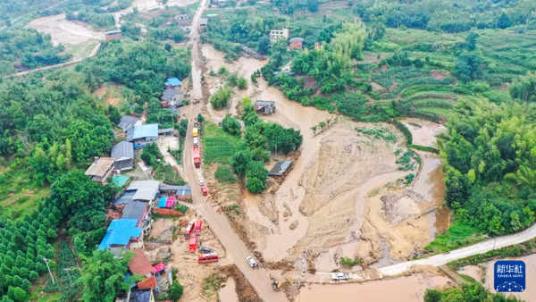 Hiện trường thiên tai ở khu phố Trà Sơn Trúc Hải, quận Vĩnh Xuyên, thành phố Trùng Khánh, Trung Quốc. (Ảnh: Tân Hoa xã)
