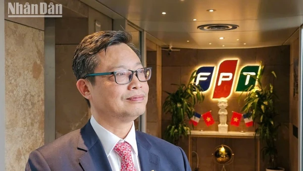 Đại sứ Đặc mệnh toàn quyền Việt Nam tại Cộng hòa Pháp Trịnh Đức Hải.