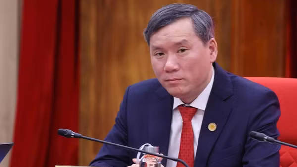 Giáo sư, Tiến sĩ Lê Văn Lợi, Ủy viên Trung ương Đảng, Chủ tịch Viện Hàn lâm Khoa học xã hội Việt Nam.