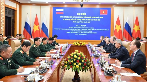 Quang cảnh hội kiến