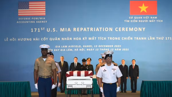 Lễ trao trả hài cốt quân nhân Hoa Kỳ mất tích trong chiến tranh ở Việt Nam (MIA) lần thứ 171.