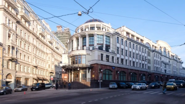 Trường HSE nằm ở trung tâm phố cổ của thành phố Moskva với nhiều khu nhà khác nhau trong khu vực Kitai Gorod.