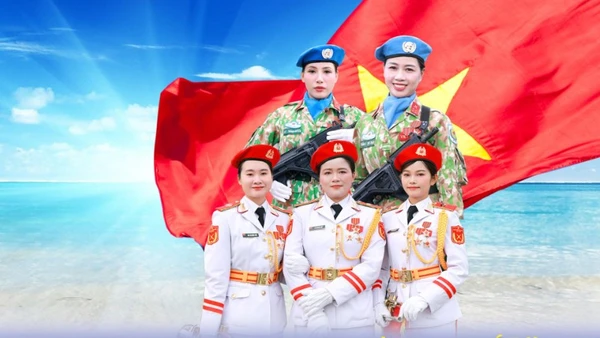 Các nữ quân nhân Cảnh sát biển Việt Nam. (Ảnh: ĐỨC TĨNH)