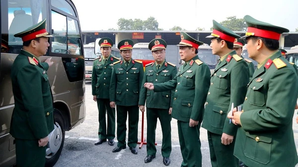 Kiểm tra tình trạng kỹ thuật phương tiện đưa, đón đại biểu dự Đại hội đại biểu toàn quốc lần thứ XIV của Đảng.