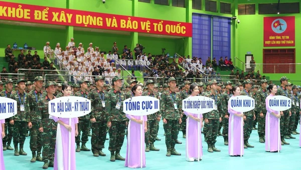 Các đoàn tại bế mạc hội thi. (Ảnh: TRỌNG ĐỨC)