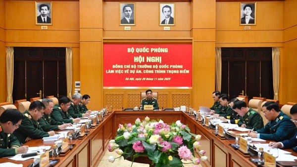 Quang cảnh buổi làm việc.