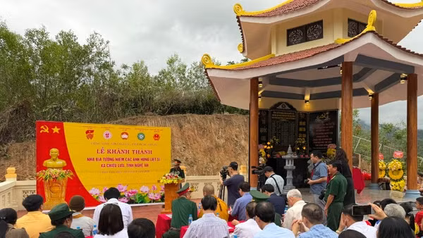 Lễ khánh thành Nhà bia tưởng niệm liệt sĩ xã Chiêu Lưu, tỉnh Nghệ An.