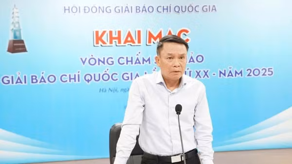 Phó Chủ tịch Thường trực Hội Nhà báo Việt Nam, Chủ tịch Hội đồng sơ khảo Nguyễn Đức Lợi phát biểu khai mạc.