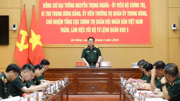 Quang cảnh buổi làm việc.
