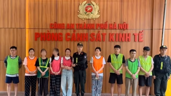 9 đối tượng trong ổ nhóm.