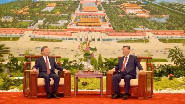 Tổng Bí thư, Chủ tịch Trung Quốc Tập Cận Bình mời Tổng Bí thư, Chủ tịch nước Tô Lâm dự Tiệc trà, tháng 8/2024. (Ảnh: TTXVN)