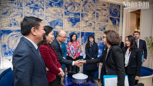 Bộ trưởng Văn hóa Pháp Rachida Dati và Tiến sĩ Ngô Phương Lan nhất trí về việc tăng cường hợp tác sản xuất phim hoạt hình như một ưu tiên mới. (Ảnh: KHẢI HOÀN)